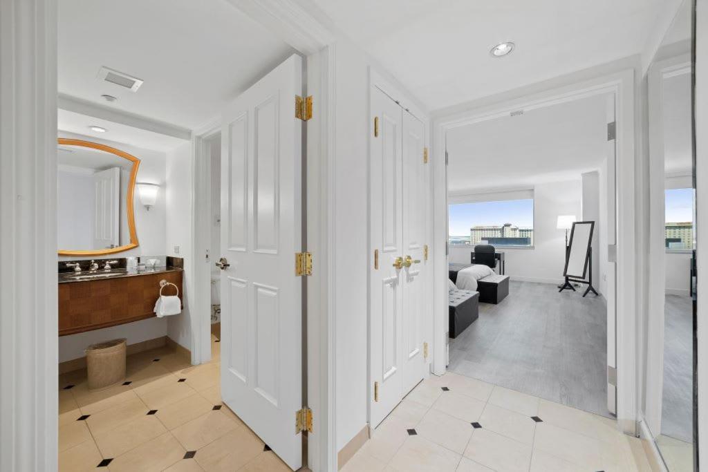 Astonishing Ocean Front Condo Cozysuites At Showboat Атлантик Сити Екстериор снимка